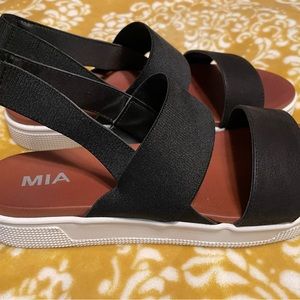 MIA sandals size 9.5 EUC